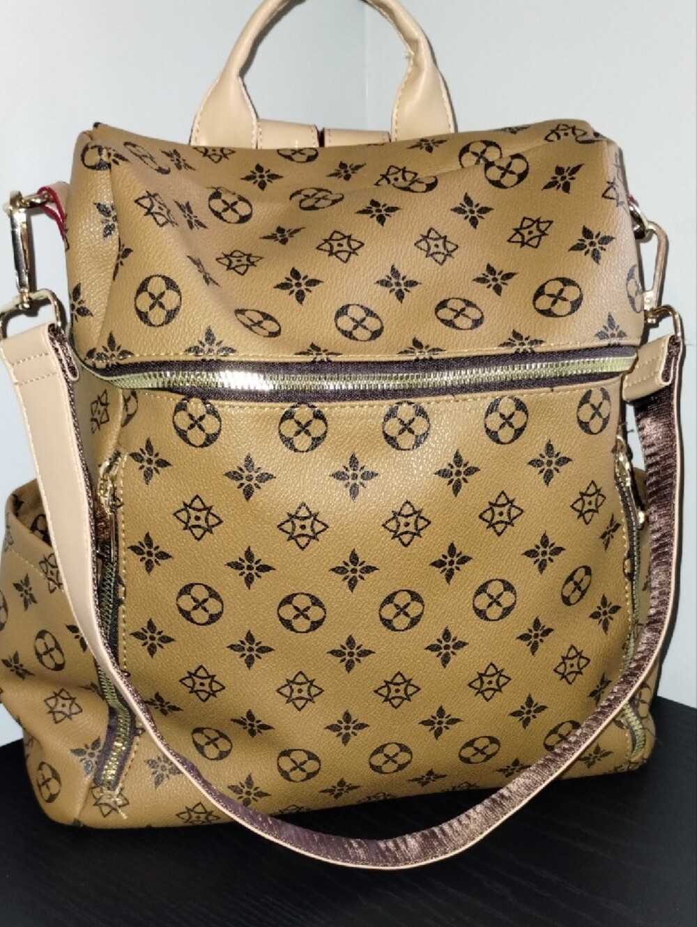 Logo-Print Shoulder/Backpack with Pouch - Picture 6 of 16
